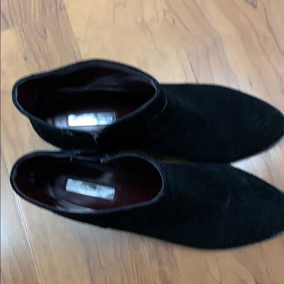 ❌SOLD BCBG GENERATION BLACK SUEDE Boots 9.5 - Picture 5 of 8
